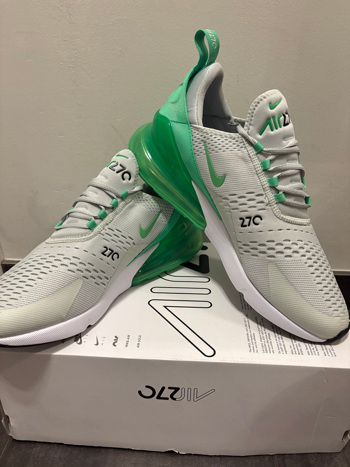 Nike Air Max 270 Größe wählbar in grau/grün