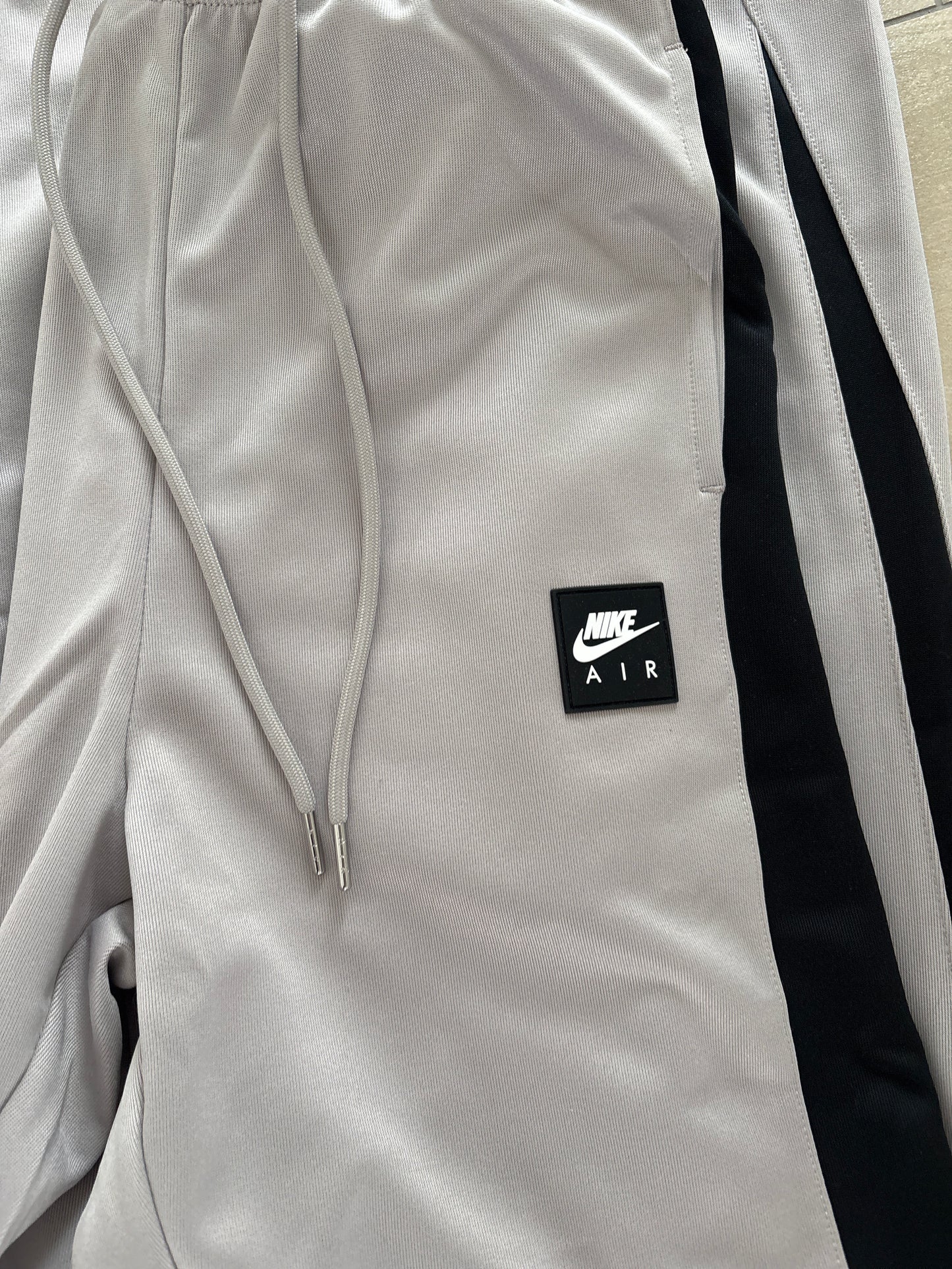 Nike Jogginghose, grau/schwarz, Größe M