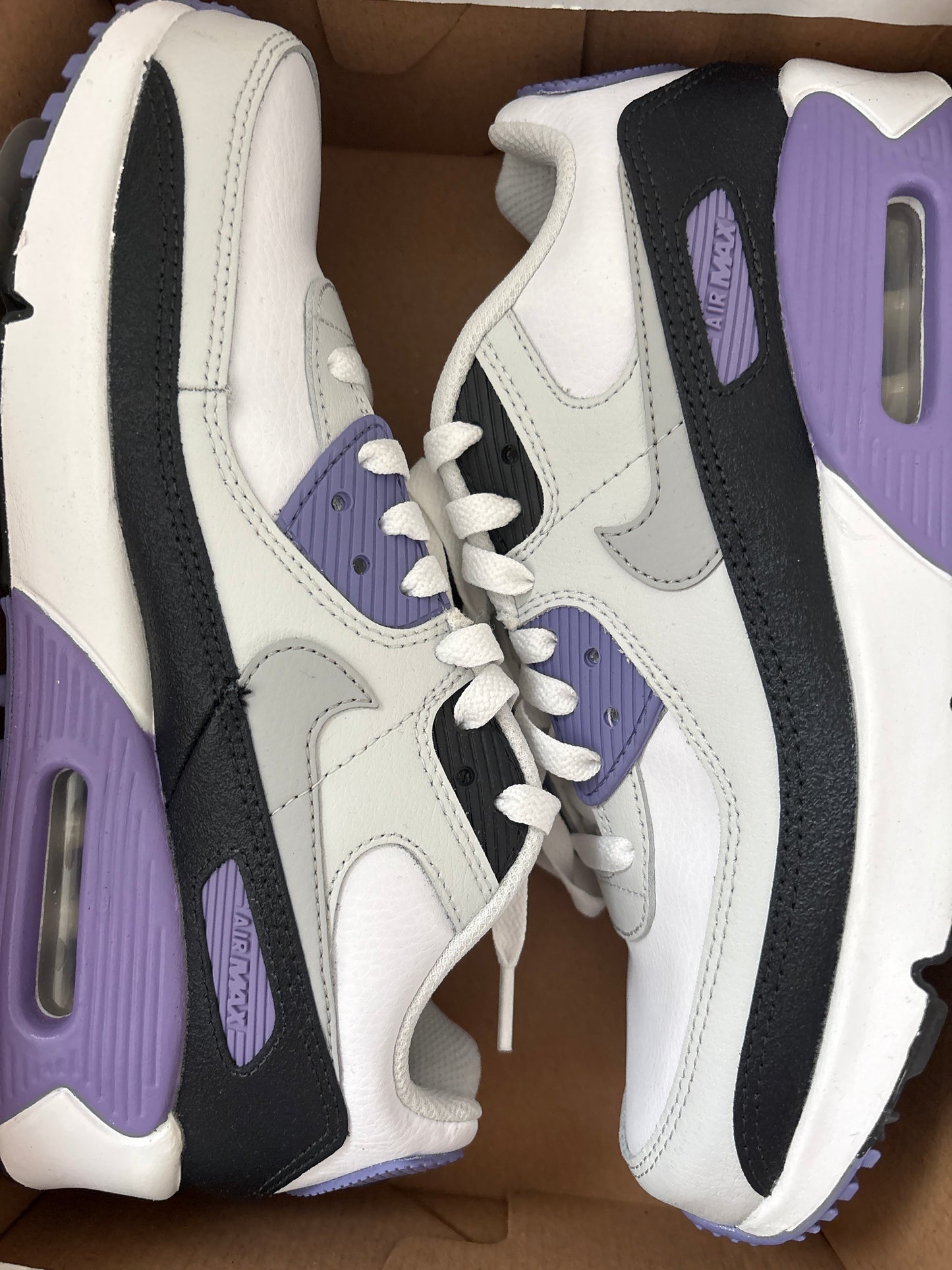 Nike AirMax 90 in weiss/grau/lila, Größe 39