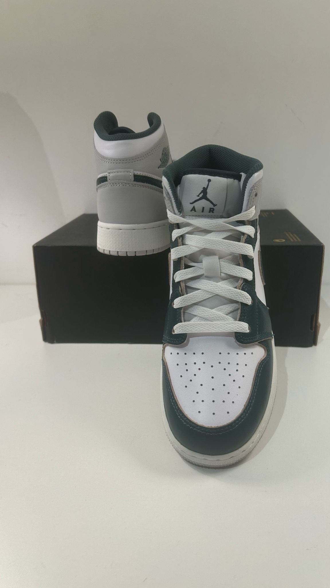 Nike Air Jordan 1 MID, grün/weiss/grau, Größe 39