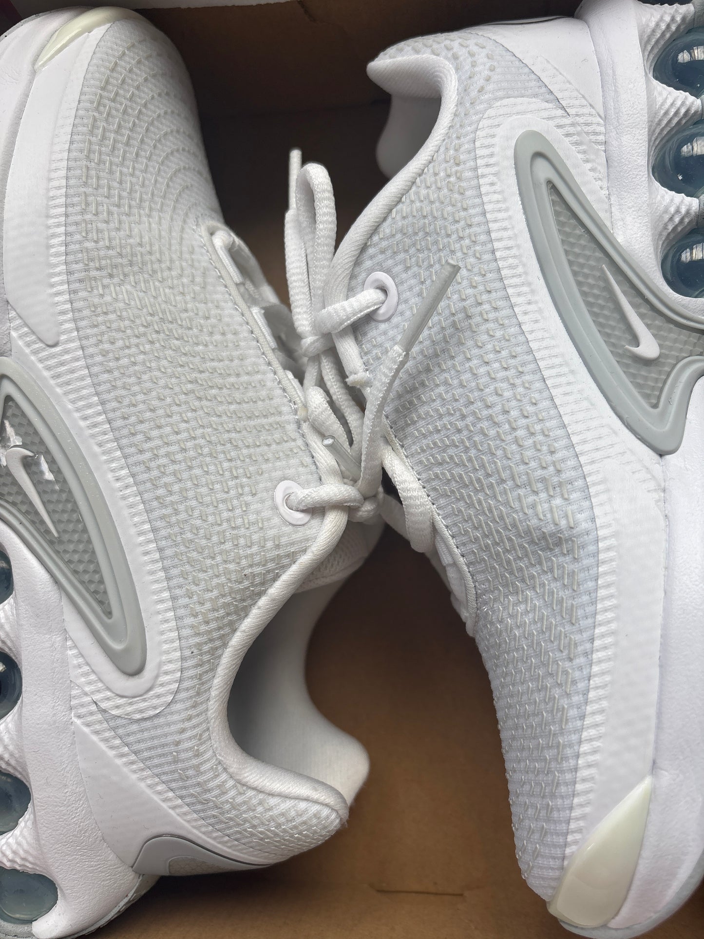 Nike Air Max DN, weiss/grau, Größe wählbar