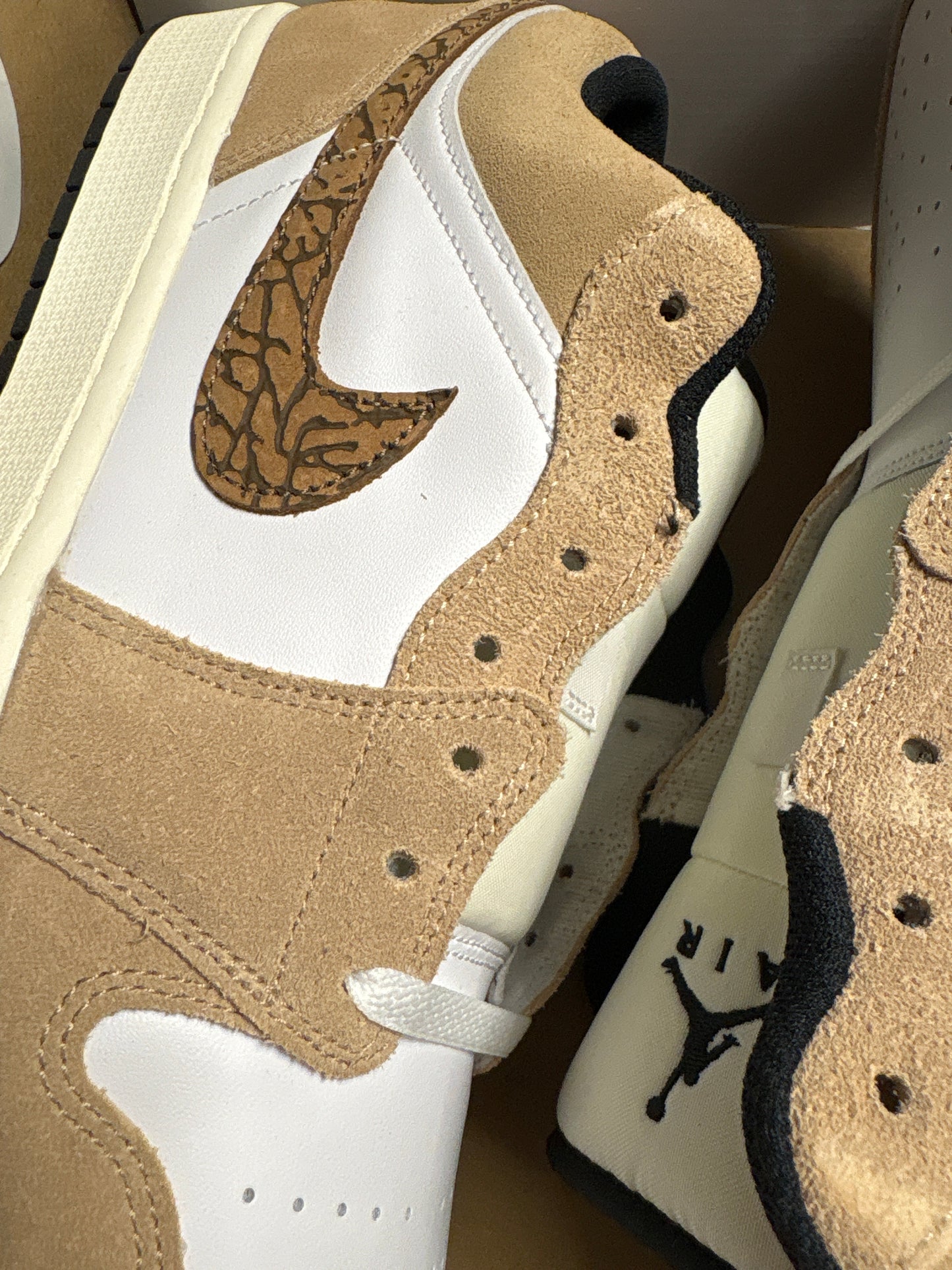 Nike Air Jordan 1 Low, weiss/braun/muster, Größe 49,5