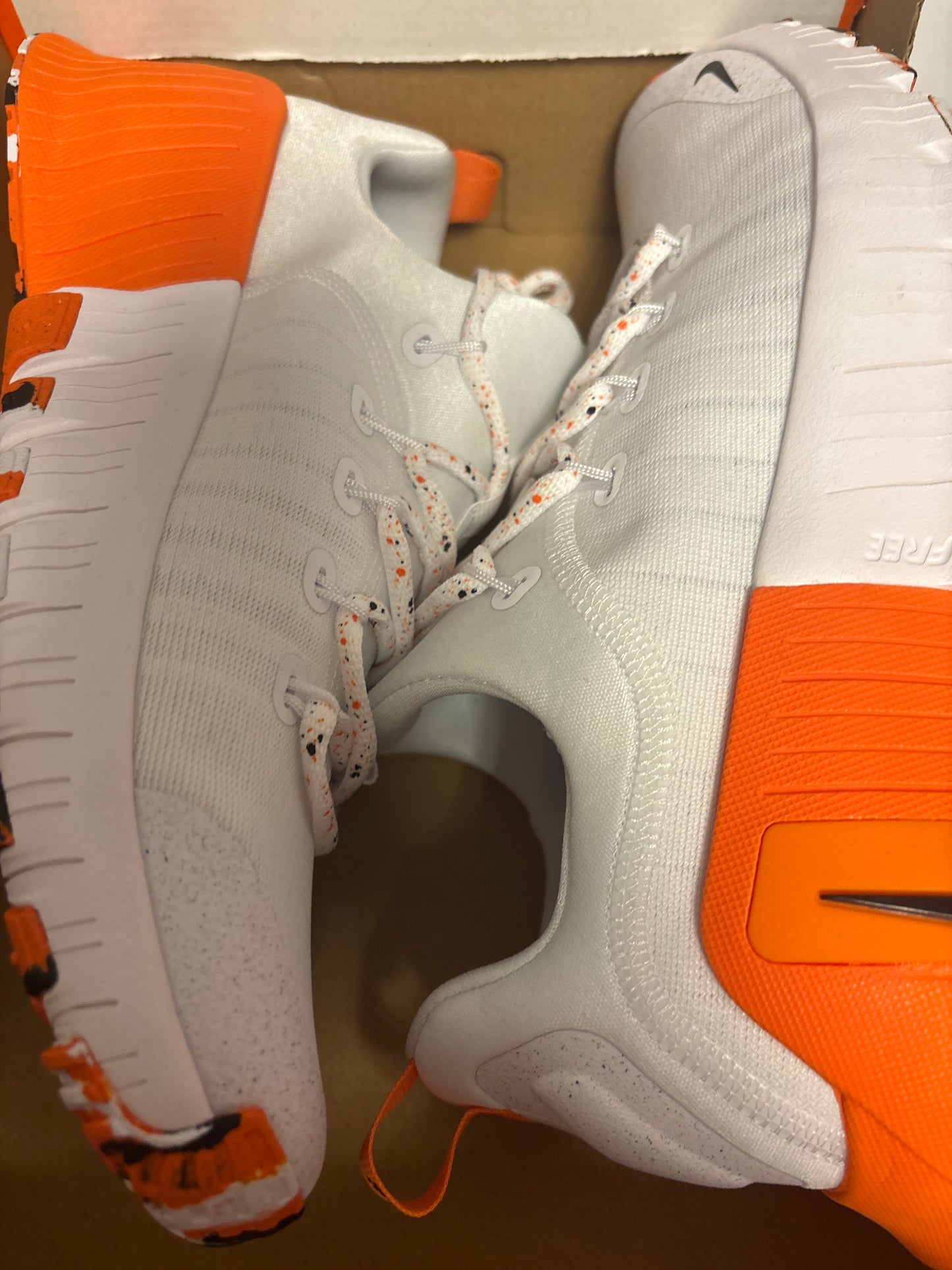 Nike Free Metcon 6, Größe 41 in weiss/blau/orange
