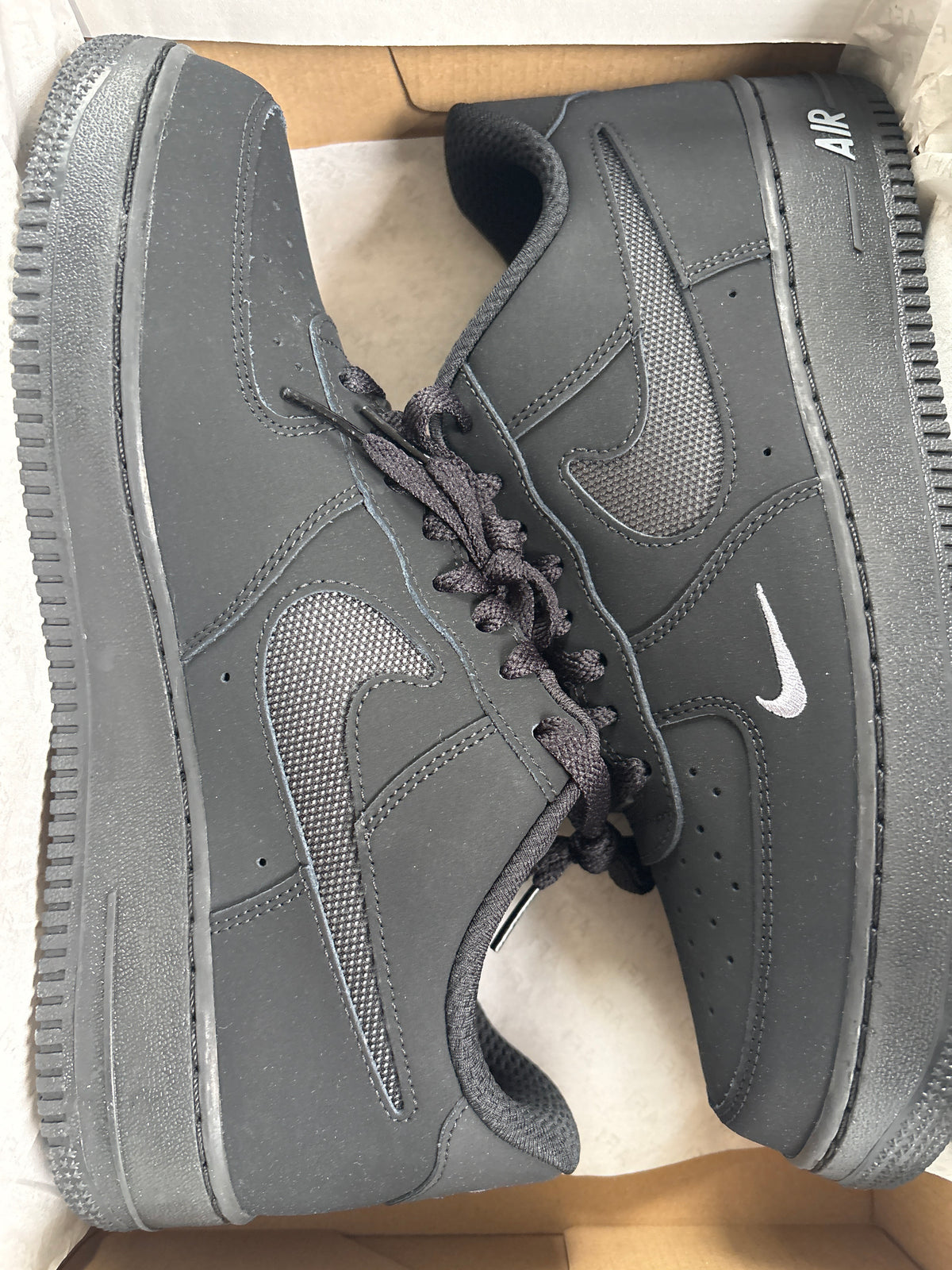 Nike Air Force 1 in schwarz/Muster, Größe wählbar
