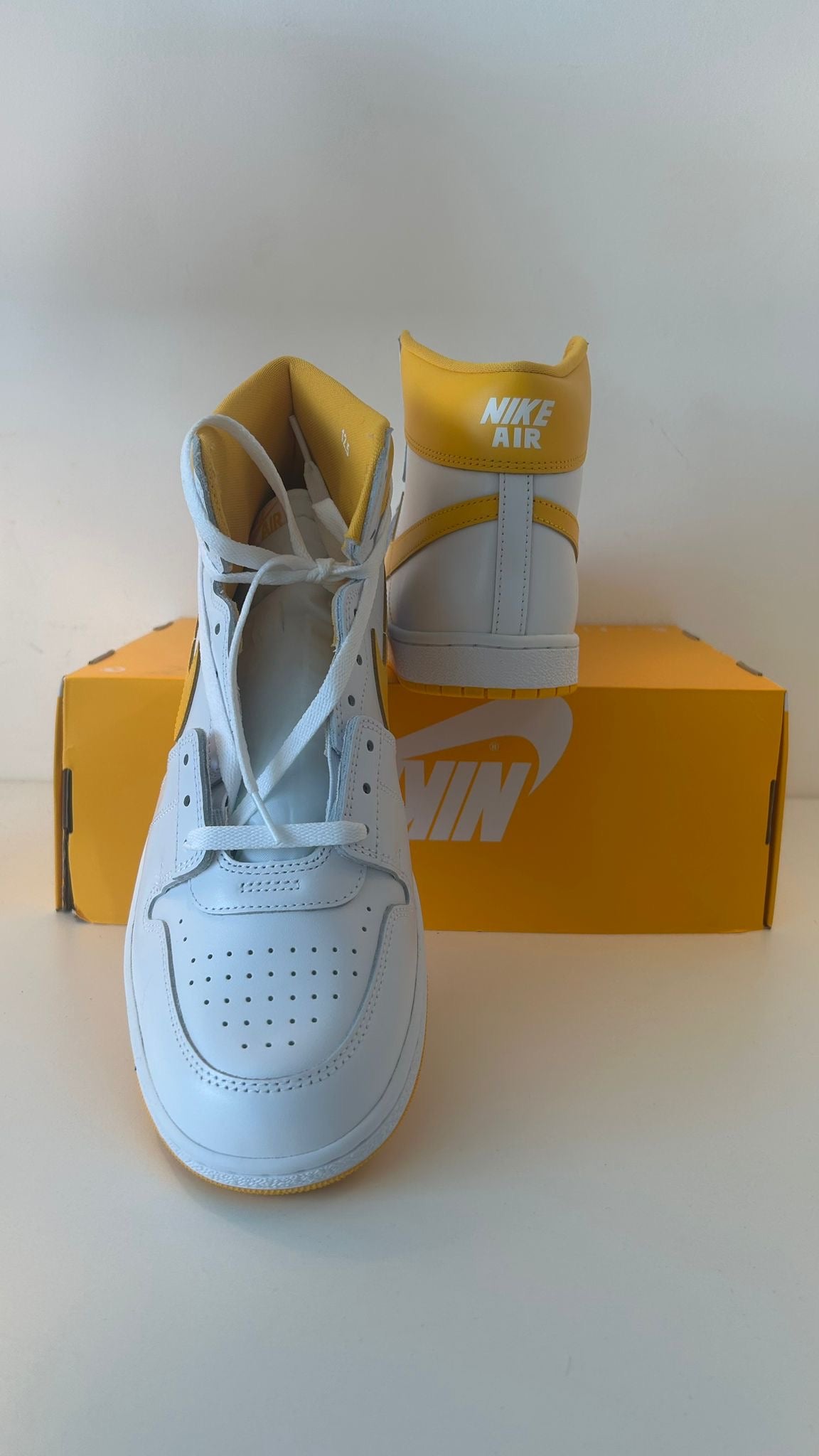 Nike Jordan AIR SHIP PE SP, in weiss/gelb, Größe wählbar