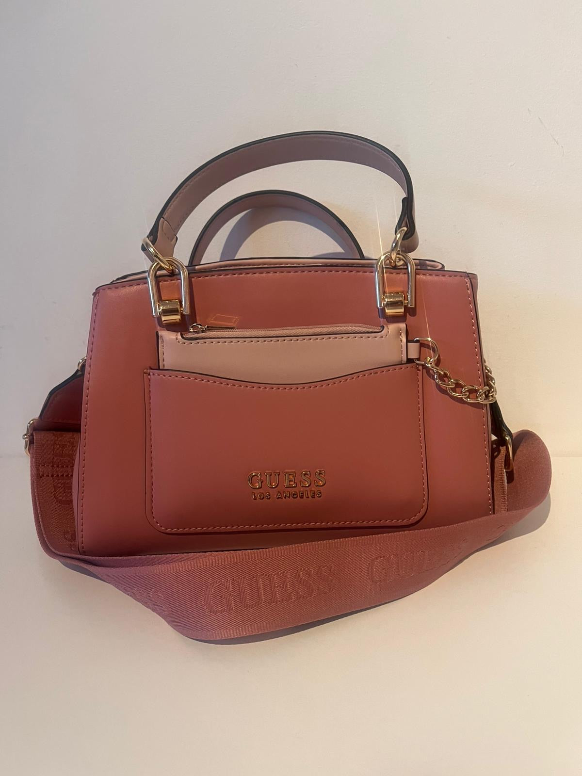 Guess Tasche Bogue in Pink multi mit Portemonnaie