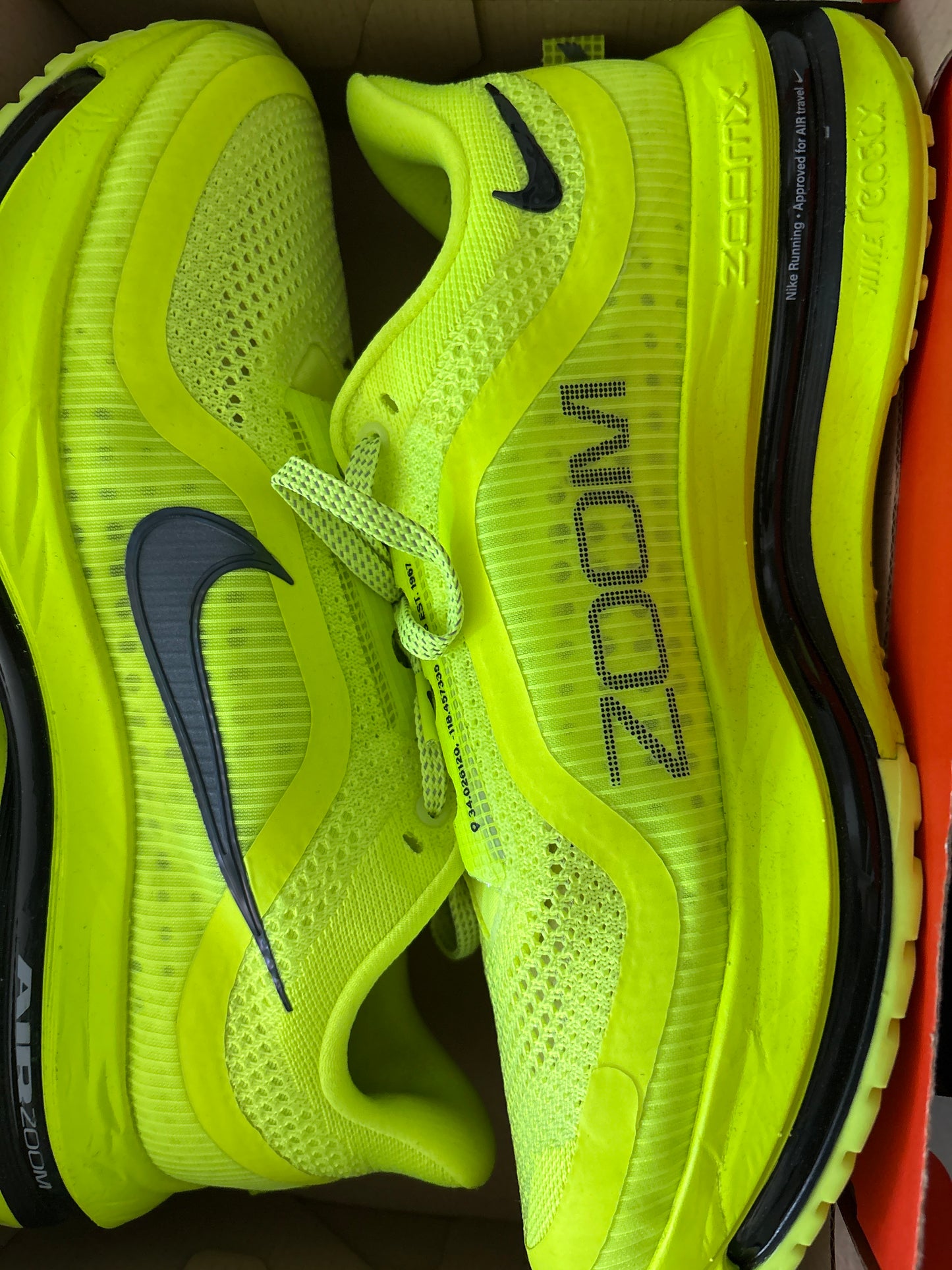 Nike Pegasus Premium, Größe 43, gelb