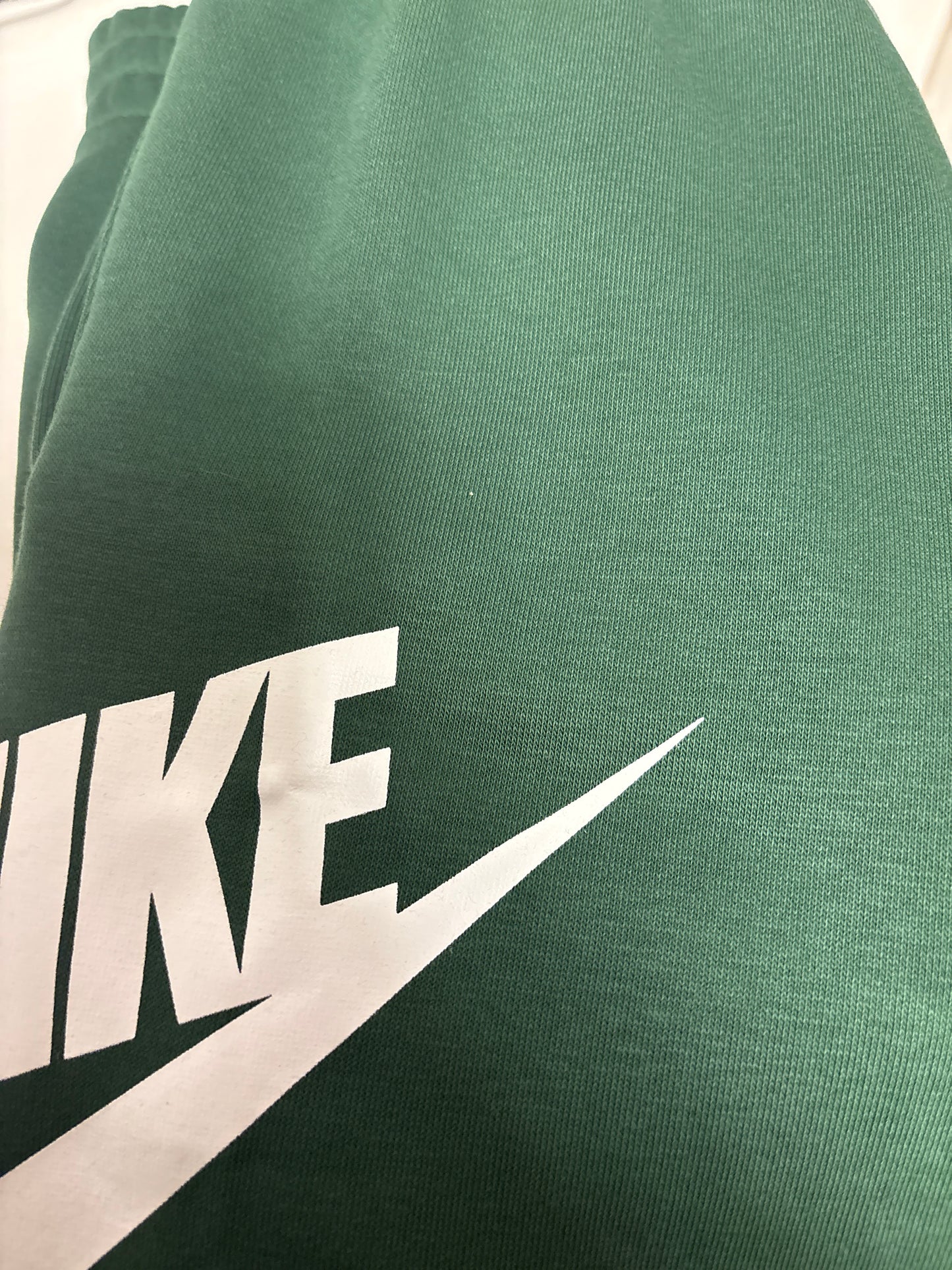 Nike Jogginghose, grün, Größe Kinder M