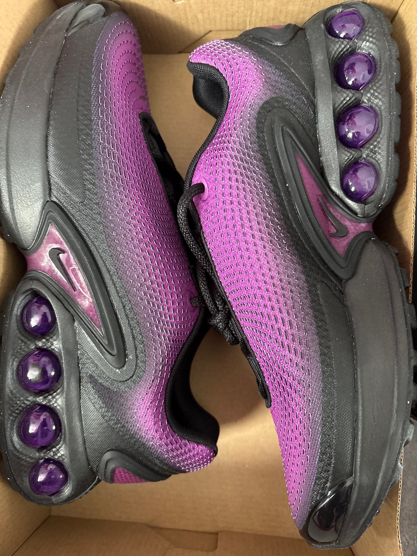 Nike Air Max DN in schwarz/lila, Gr. Wählbar
