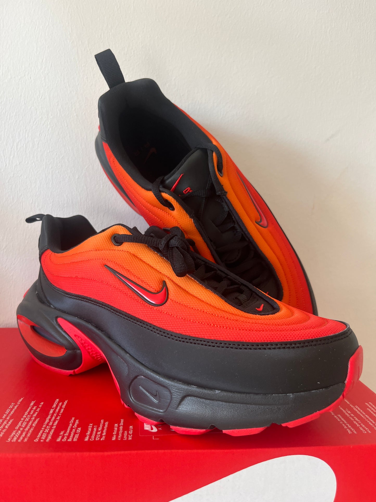 Nike Air Max Portal in rot/orange/schwarz, Größe 42,5