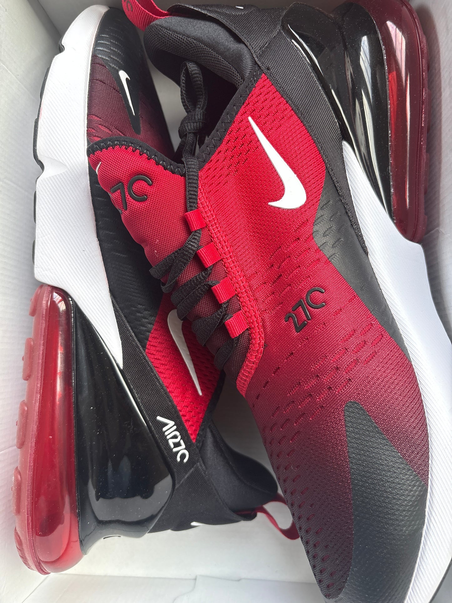 Nike Air Max 270 Größe wählbar in schwarz/weiss/rot