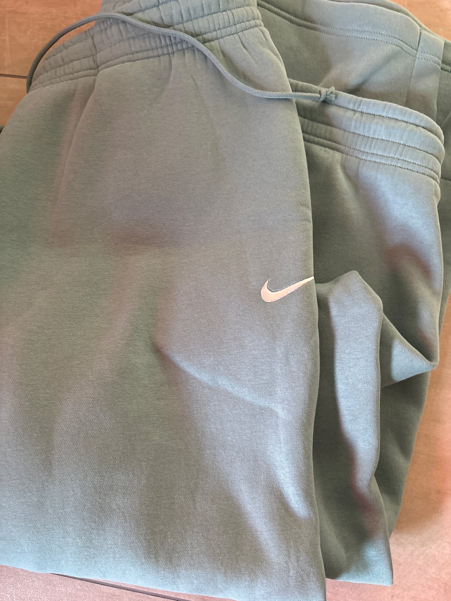 Nike Damen Jogginghose Größe wählbar in grünton