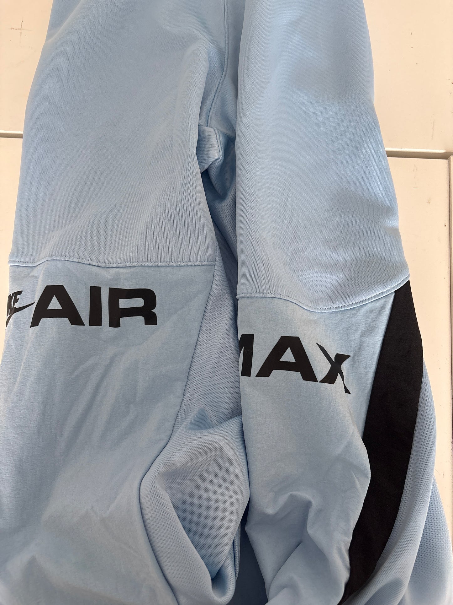 Nike Jogginghose Airmax in hellblau, Größe S
