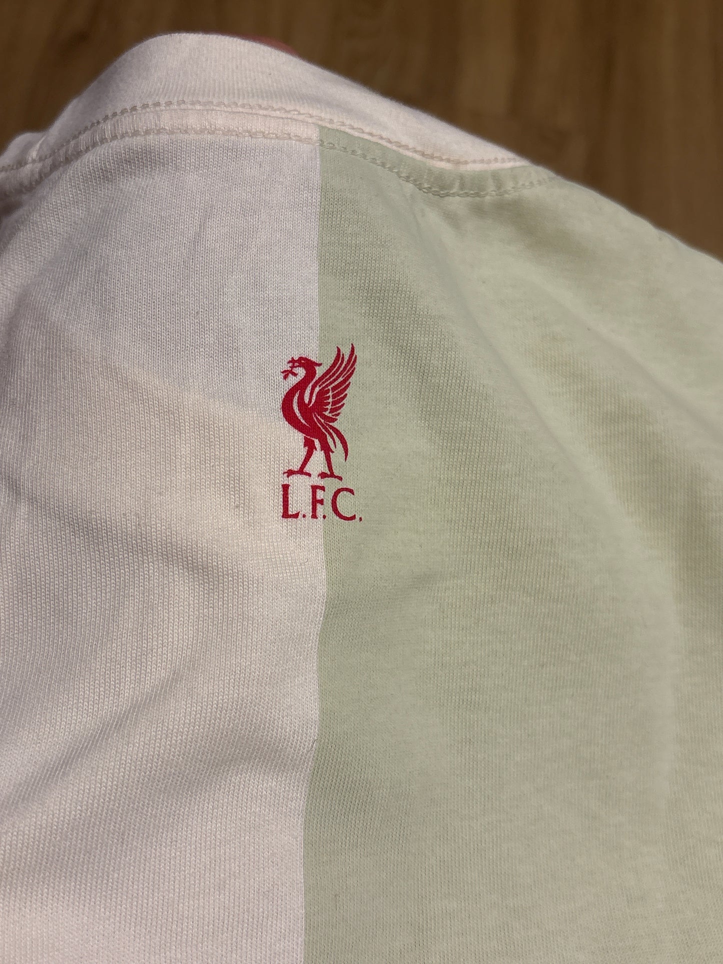 Nike FC Liverpool Shirt, Größe wählbar in beige