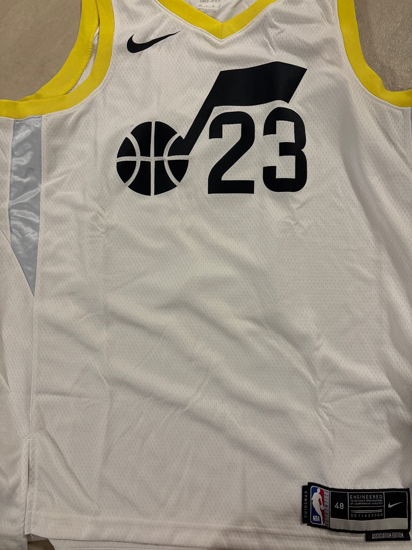 Nike NBA Trikot Utah Jazz, Größe wählbar in schwarz/weiss/gelb