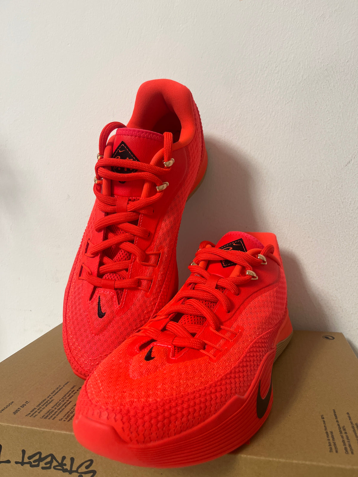 Nike S.T. Flaire in rot/schwarz/braun, Größe wählbar