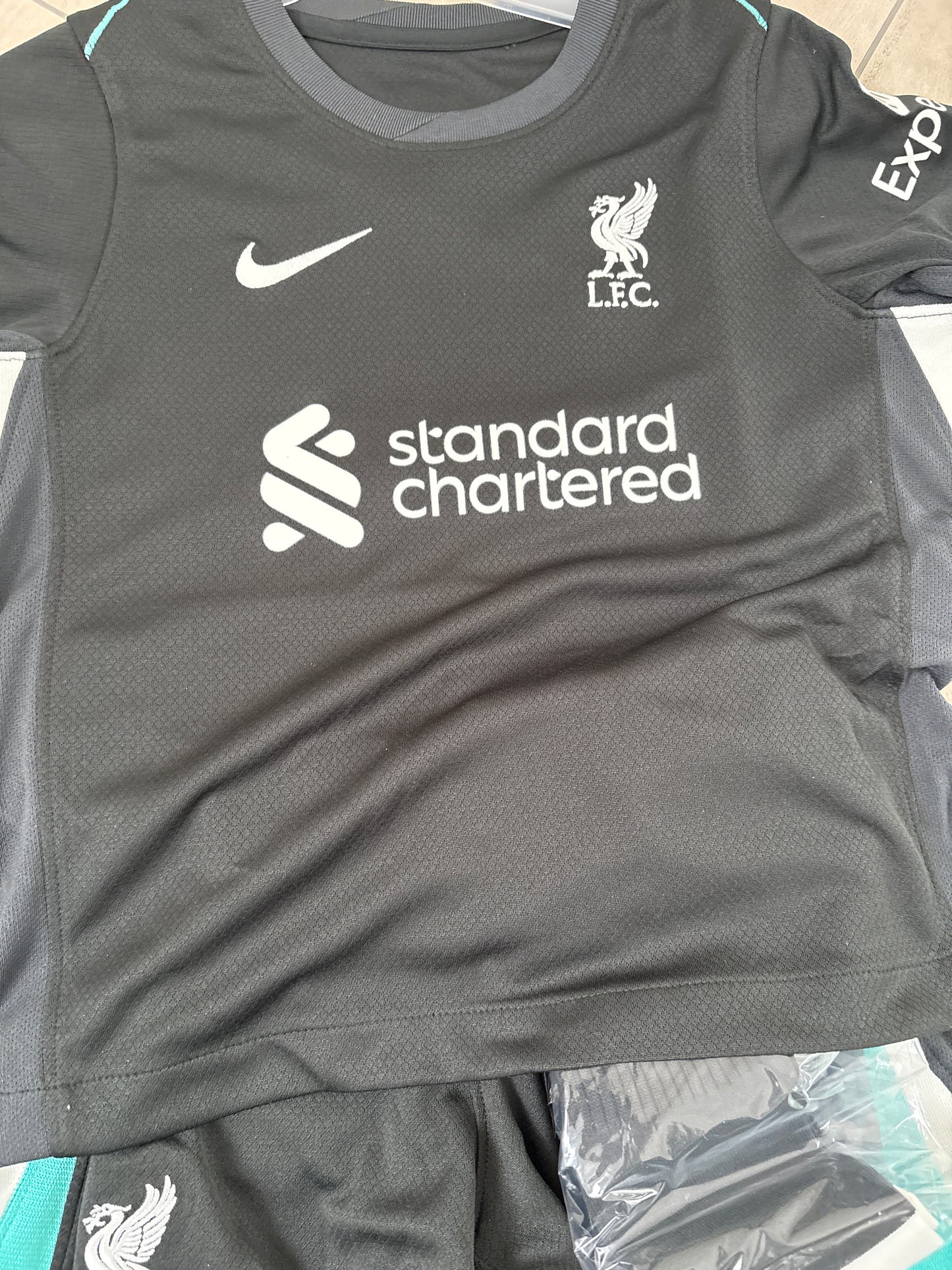 Nike Baby/Kinder Trikotsatz FC Liverpool Größe wählbar in schwarz