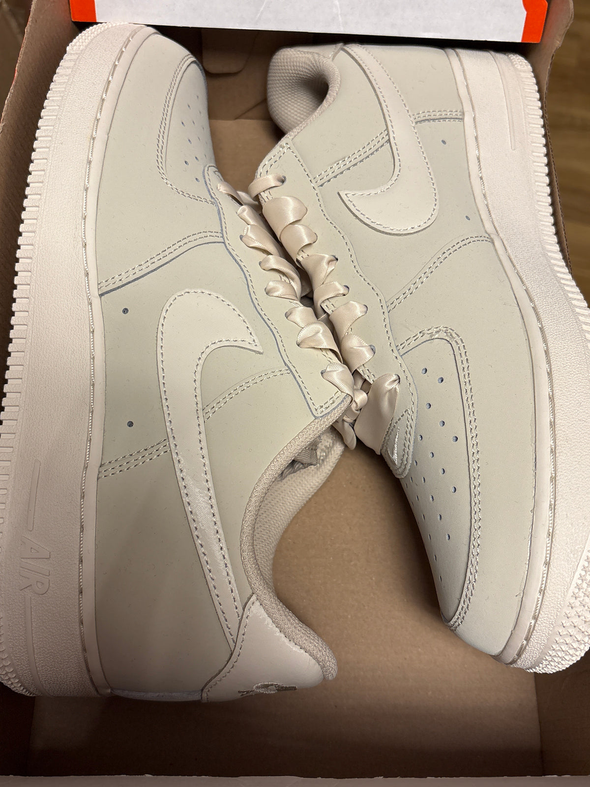 Nike Air Force 1 Low Retro in beige, Größe 42