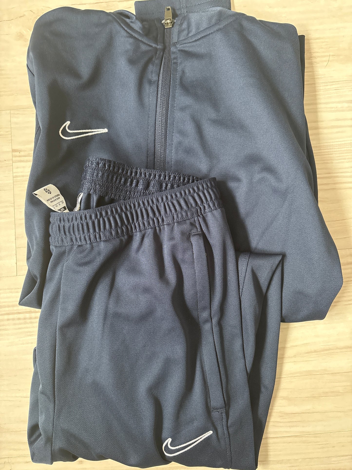 Nike Trainingsanzug, Größe wählbar in dunkelblau/weiss