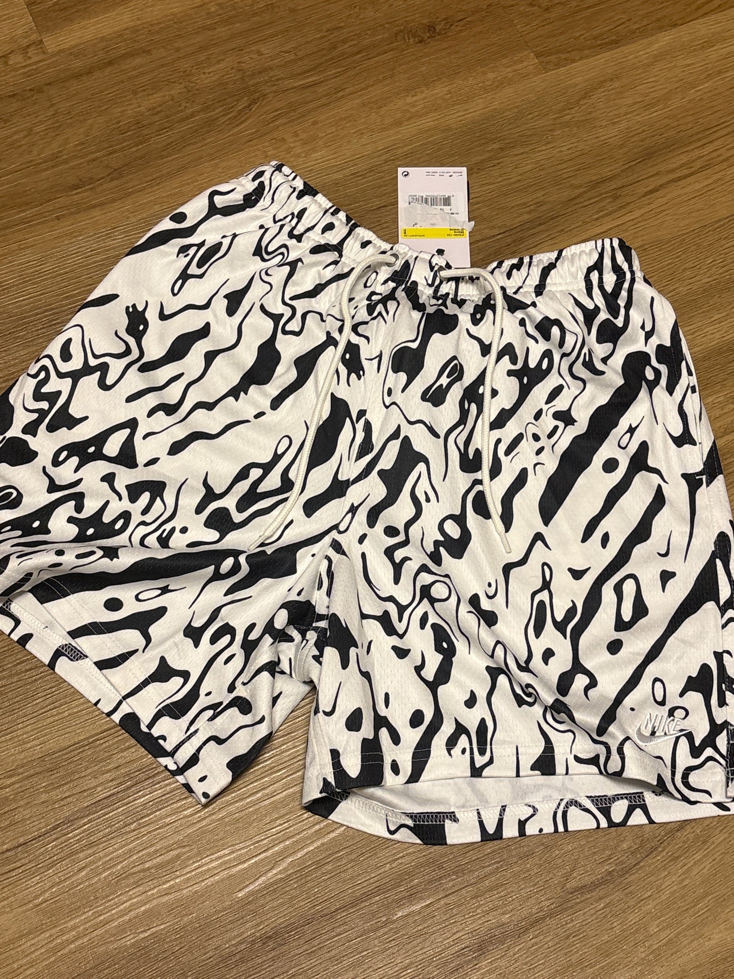 Nike Shorts weiß/schwarz, Größe S
