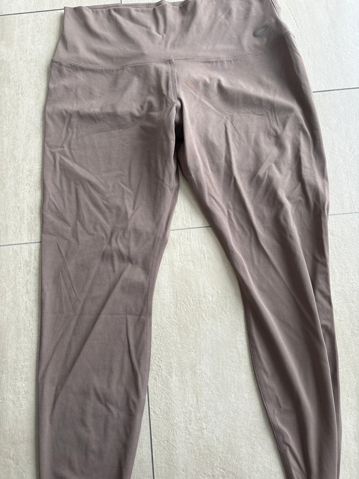 Nike Leggins in braun, Größe wählbar