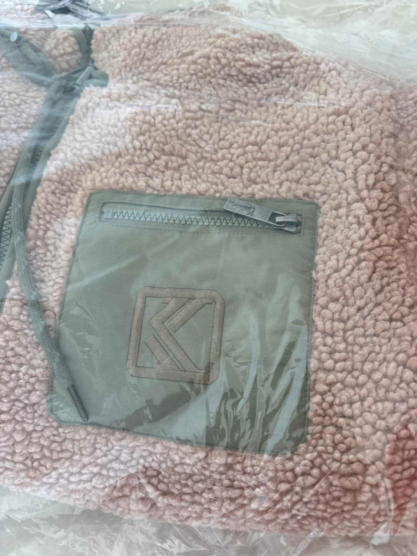 Karl Kani Plüsch Jacke, Größe L, dunkelgrün/beige