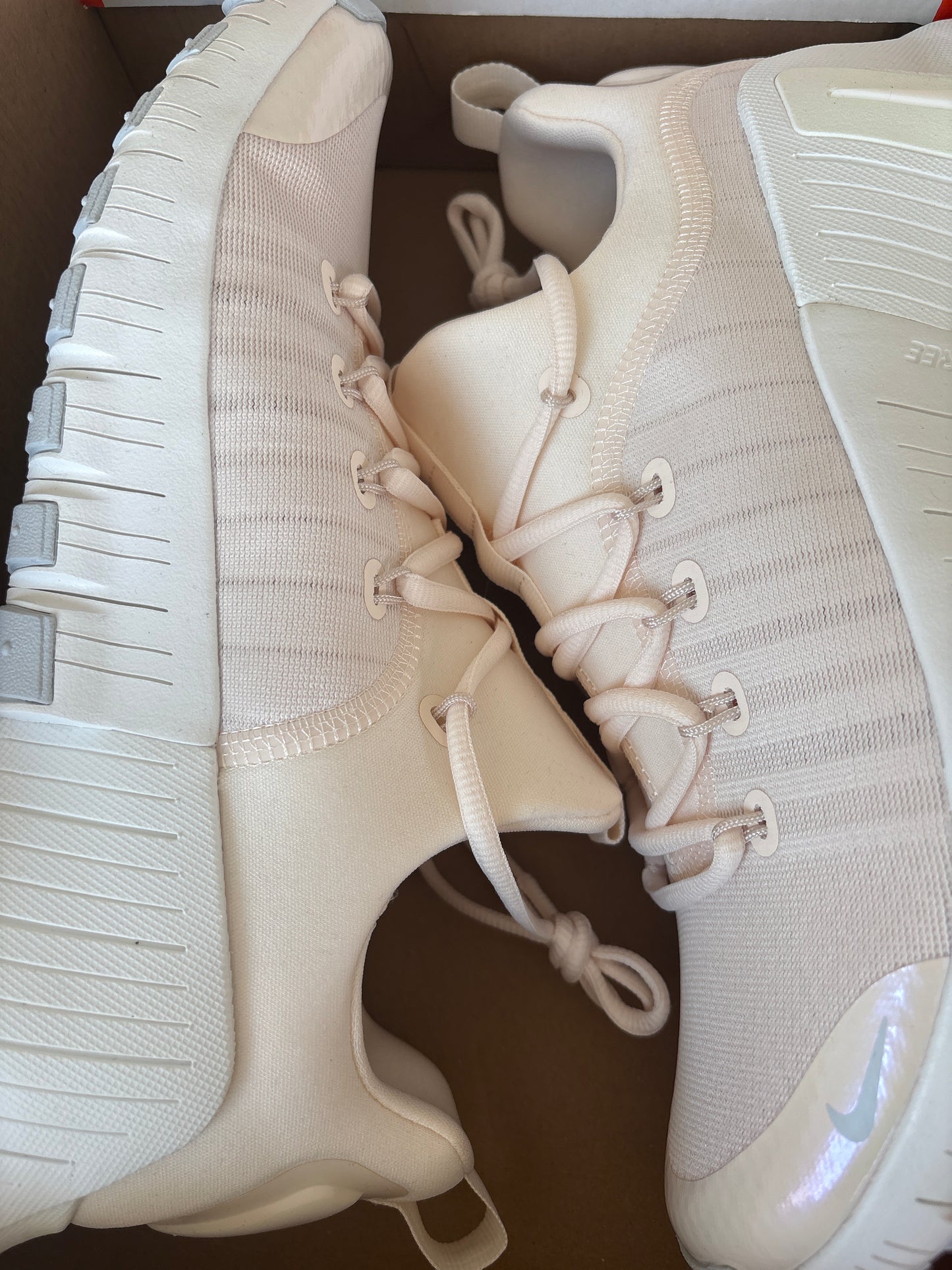 Nike Free Metcon 6, Größe 42,5 in weiss/creme