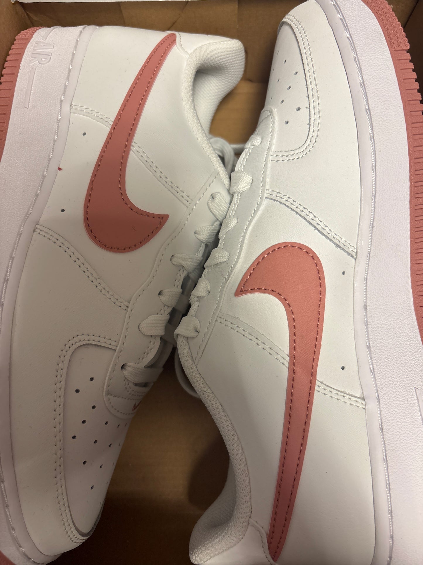 Nike Air Force 1 weiss/backsteinrosa, Größe wählbar
