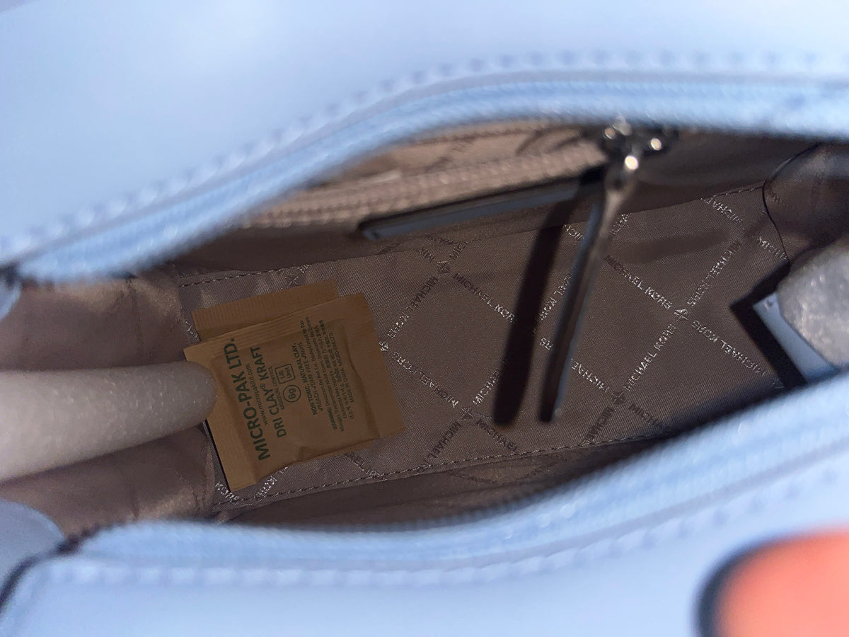 Michael Kors Hamilton Tasche klein in hellblau glänzend
