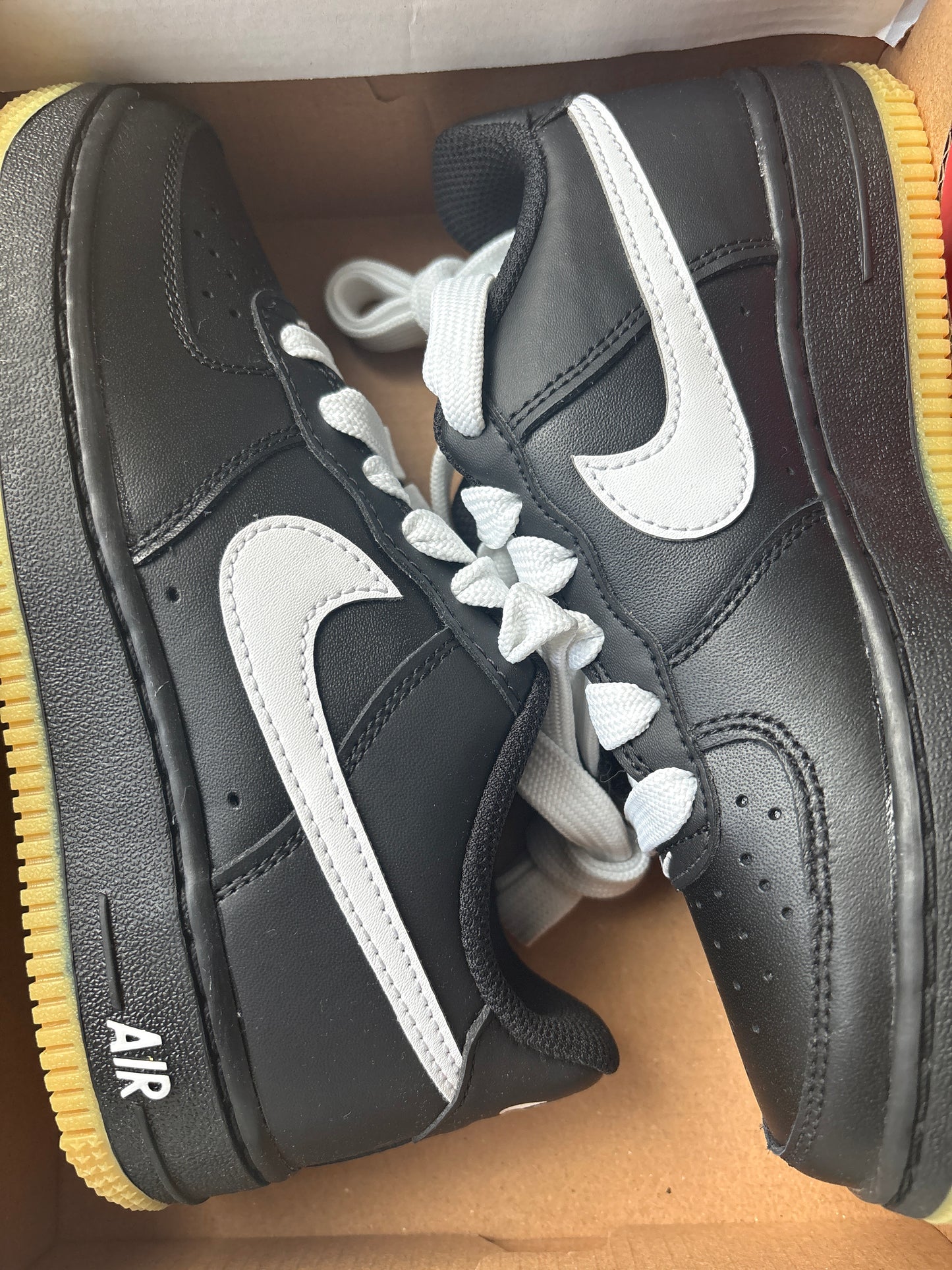 Nike Air Force 1 in weiss/schwarz, Größe wählbar