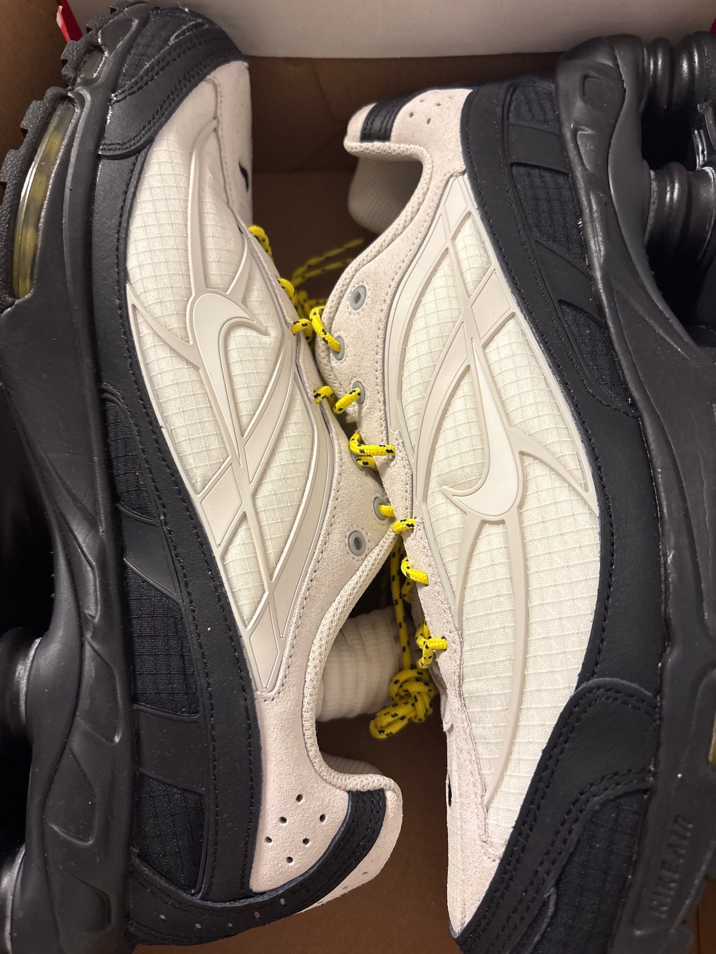 Nike Shox Ride 2 in creme/schwarz, Größe 38,5