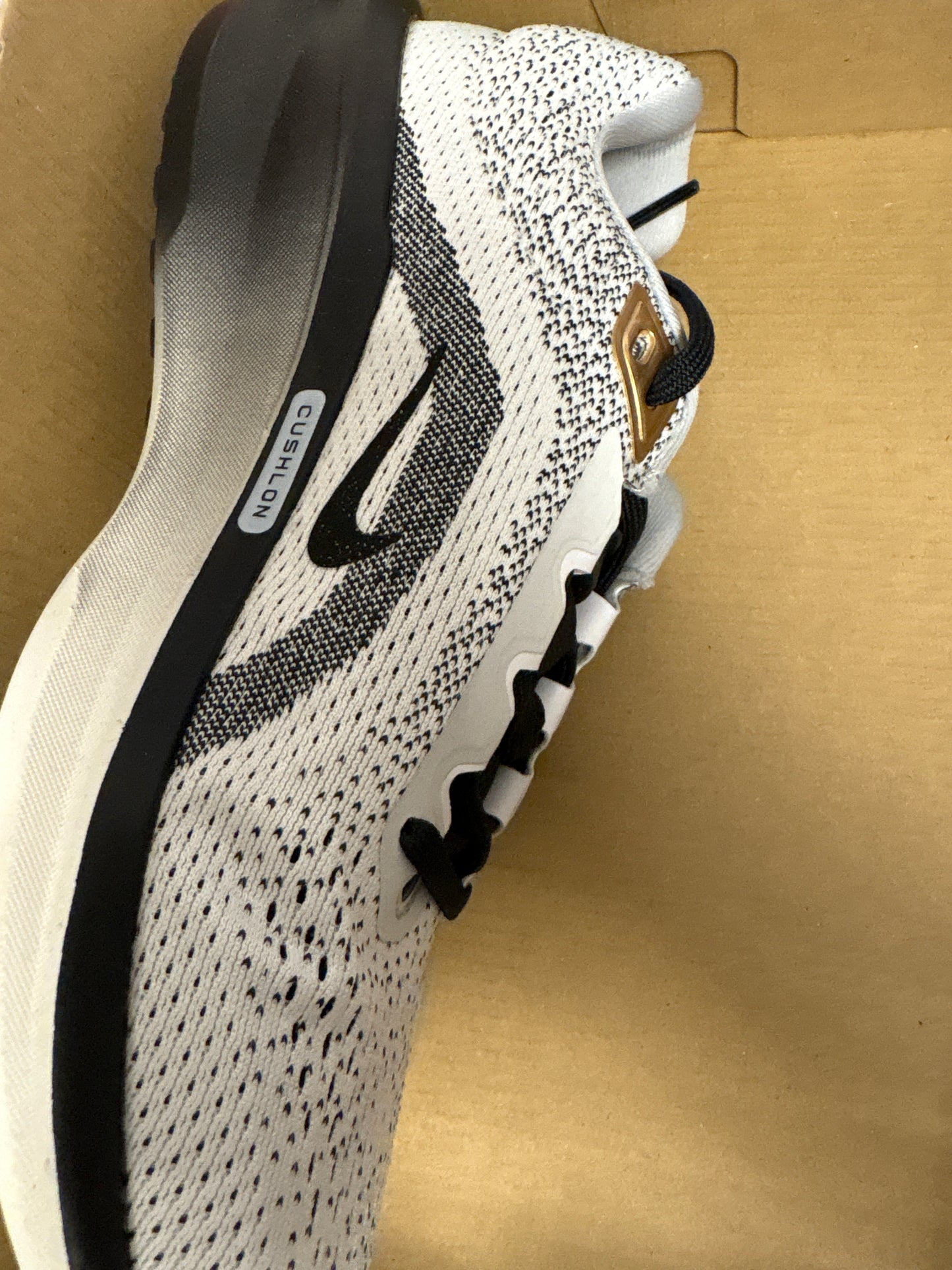 Nike Air Winflo weiss/schwarz, Größe 39