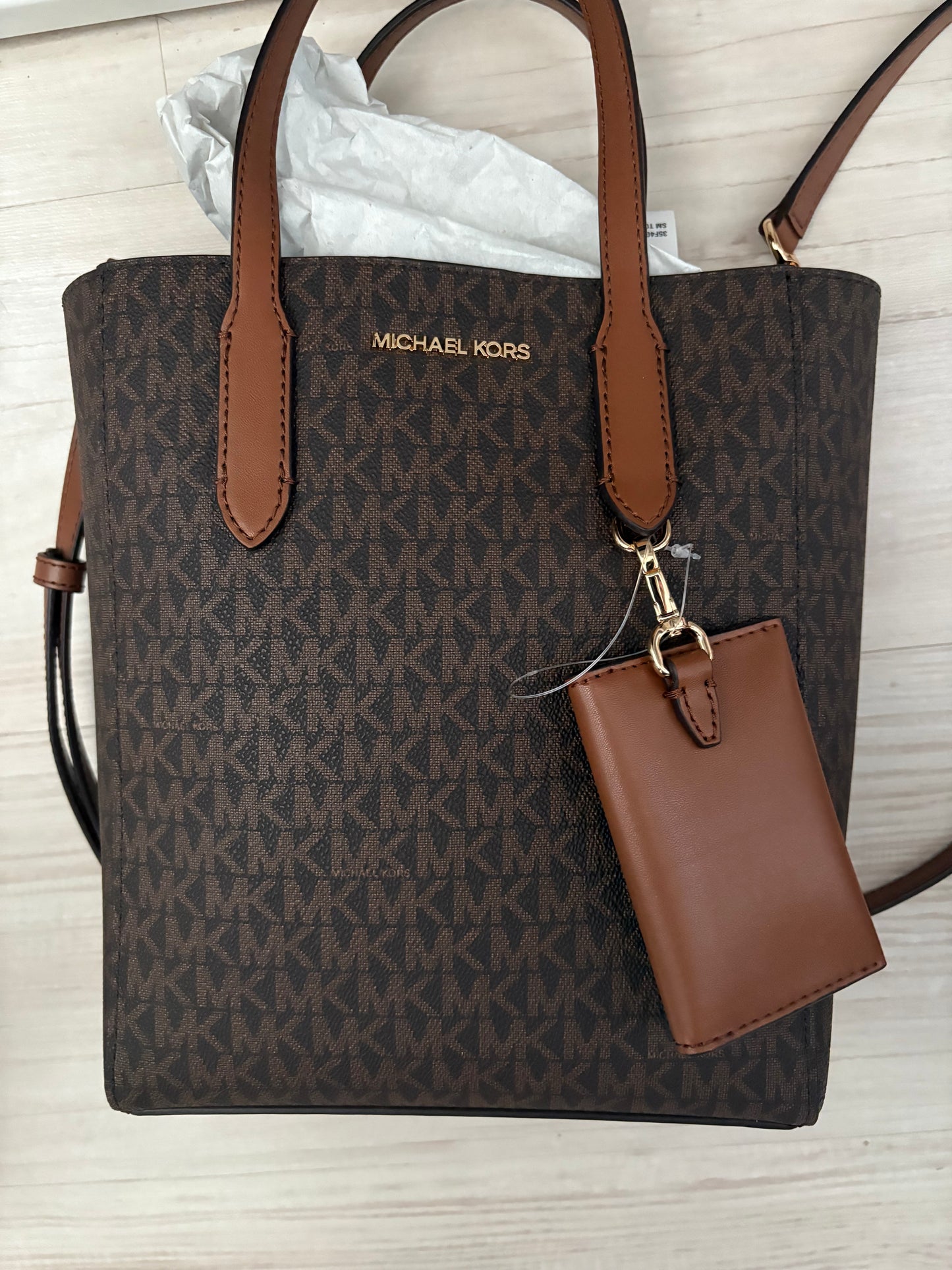 Michael Kors Vincent Umhängetasche Medium in braun mit kleinem Portemonnaie und Tragegurt