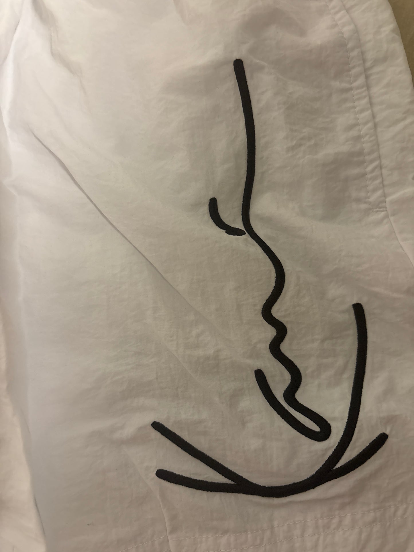 Karl Kani kurze Hose, Größe M in weiss/Muster schwarz