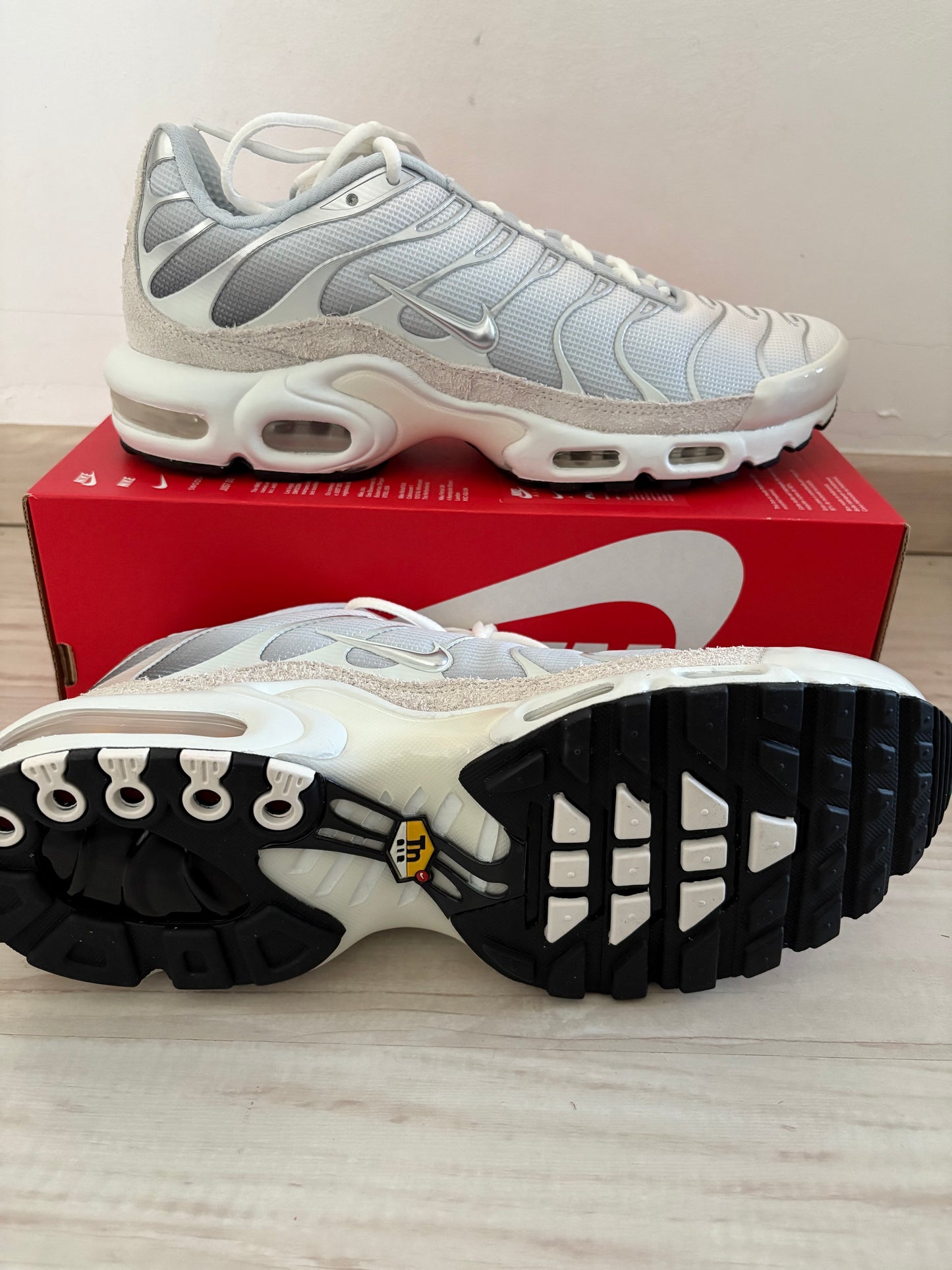 Nike Air Max Plus TN weiss/hellblau/grau, Größe wählbar