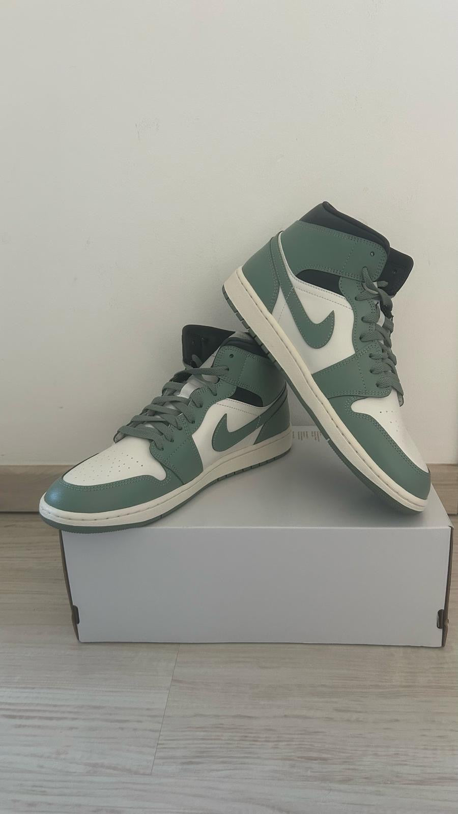 Nike Air Jordan 1 MID, grün/weiss/schwarz, Größe wählbar