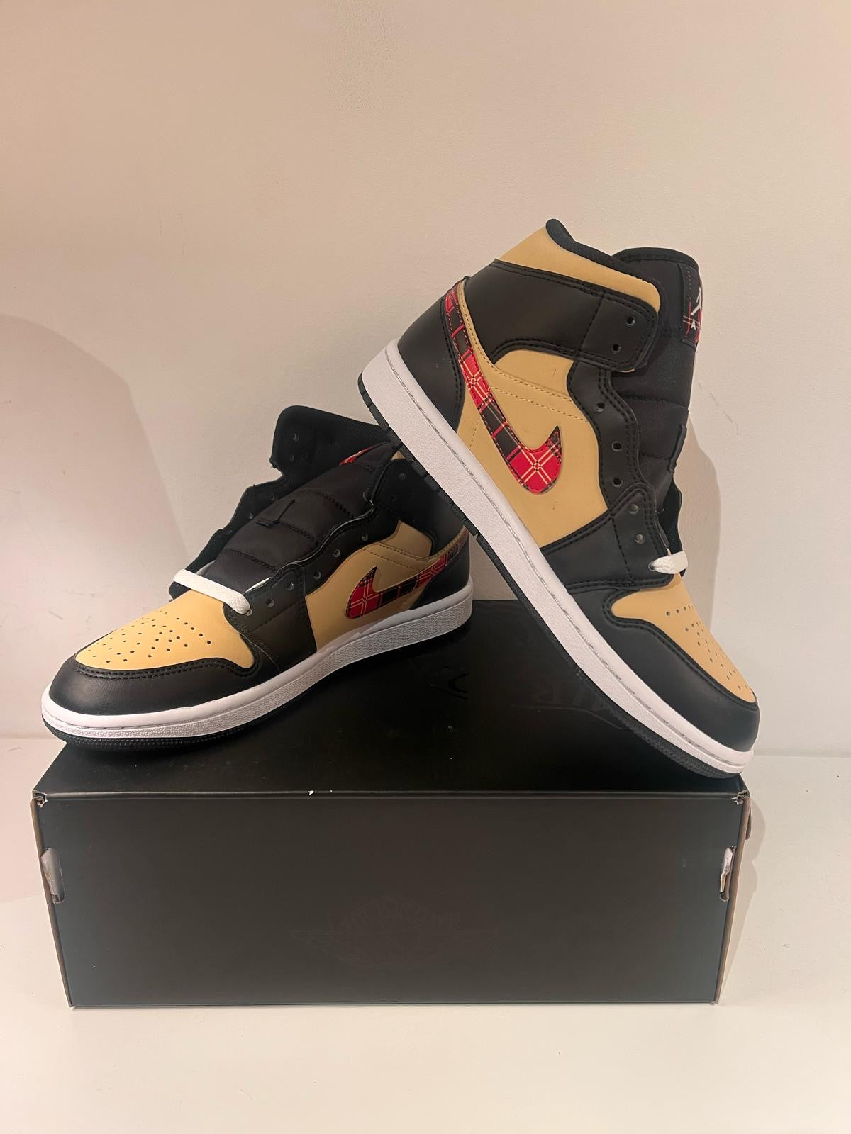 Nike Air Jordan 1 MID, schwarz/creme/kariert, Größe wählbar