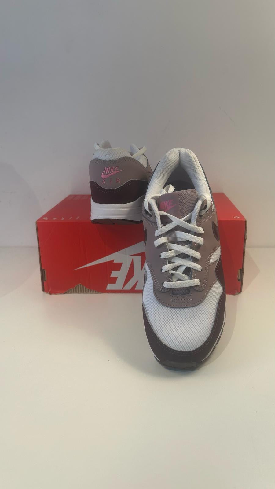Nike Air Max 1 brombeer/flieder/weiss, Gr. 39