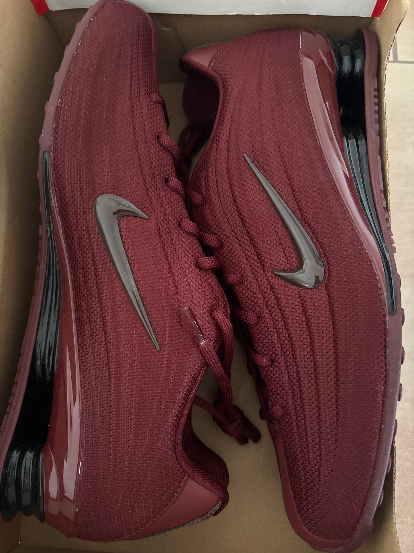 Nike Shox NZ in dunkelrot, Größe wählbar