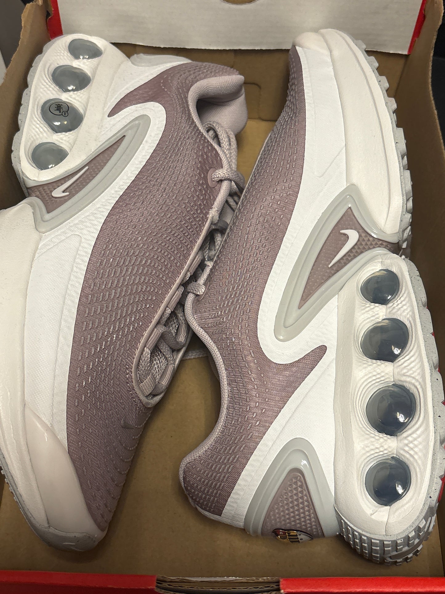 Nike AirMax DN in lila/weiß, Größe 44