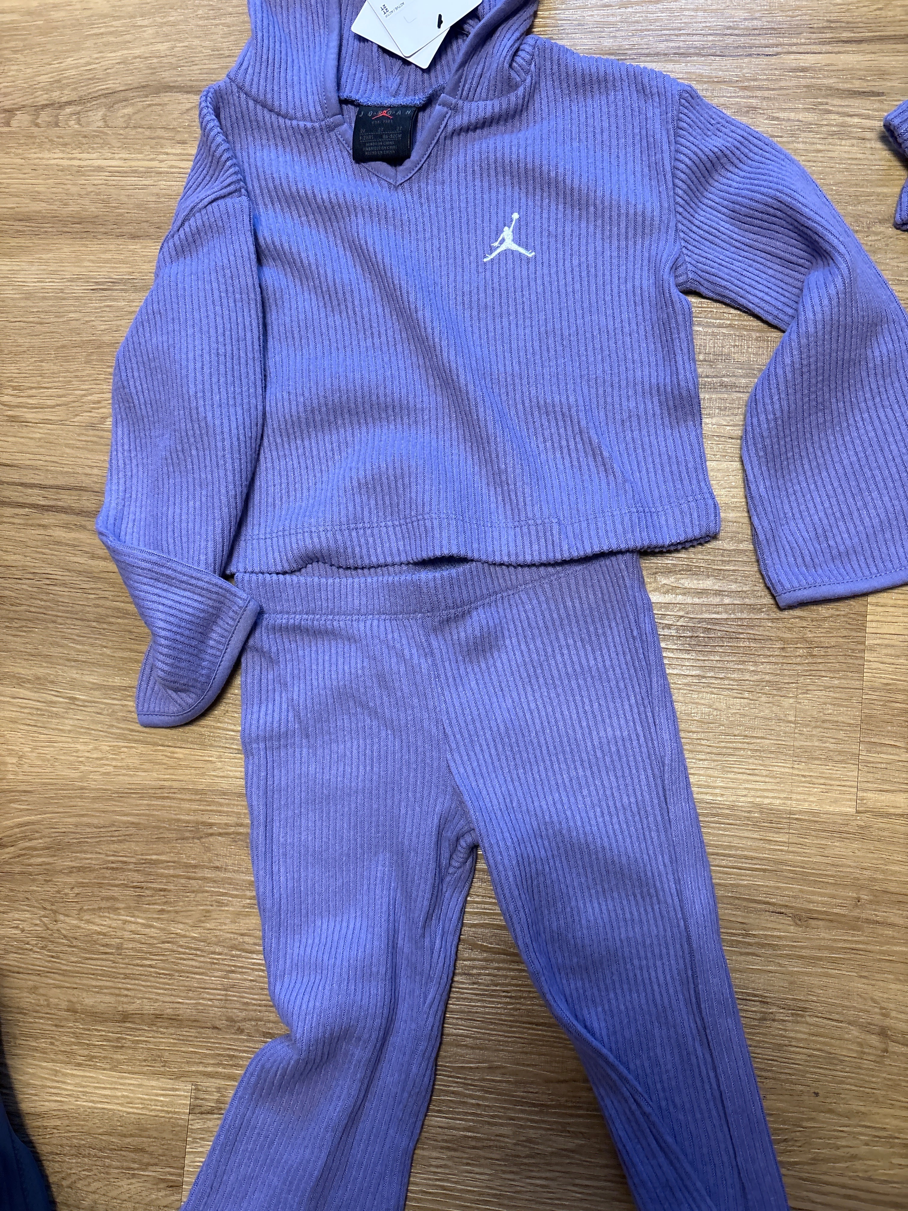 Fabelhafte Jordan Anzug Damen Bild