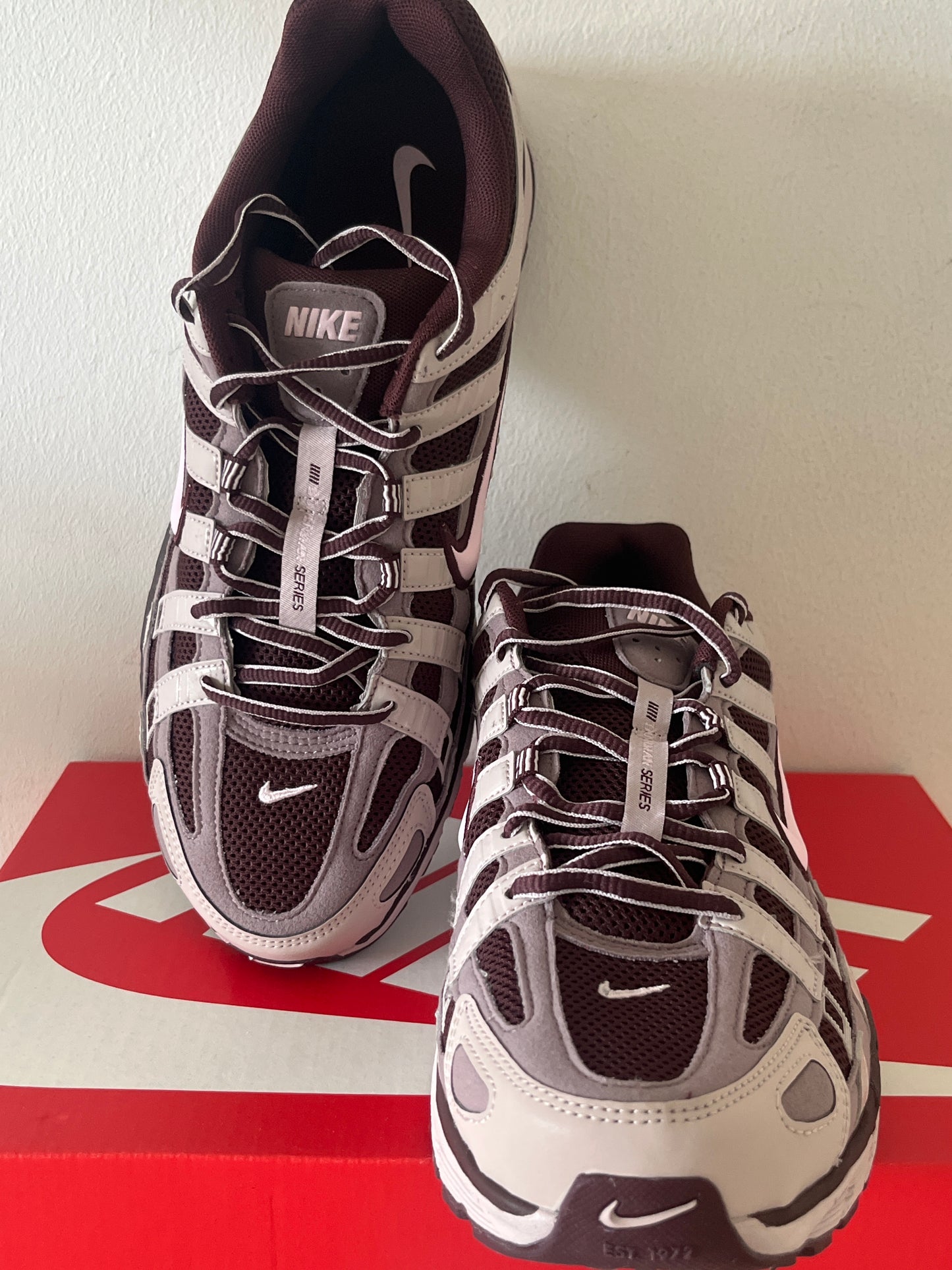 Nike P-6000 in brombeere/lila/rosa, Größe 44,5