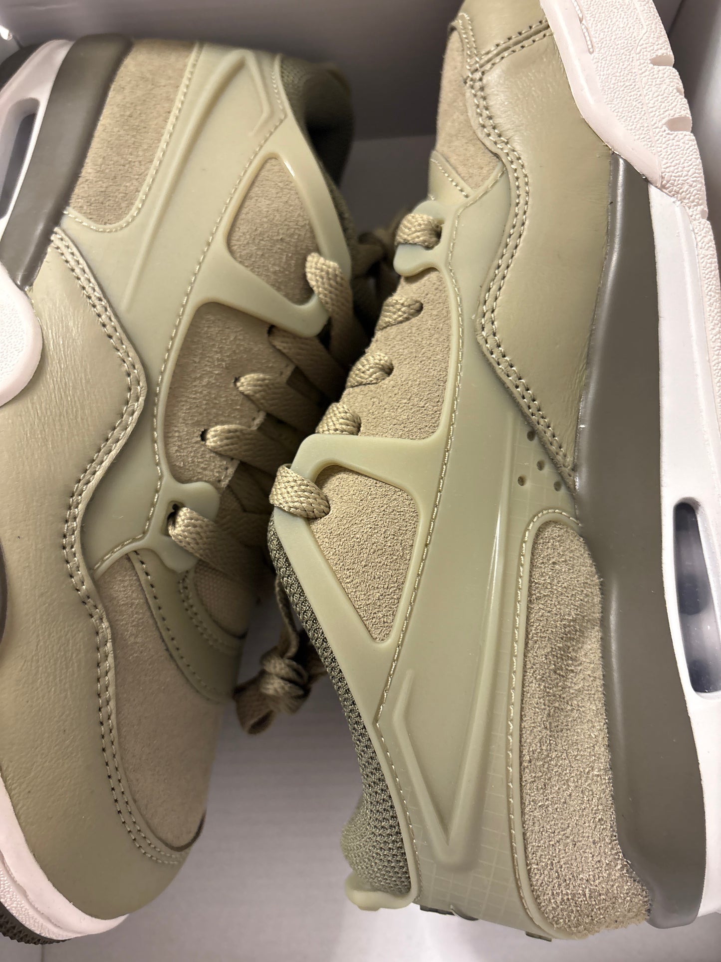 Nike Air Jordan 4 RM in dunkelgrün, Größe wählbar