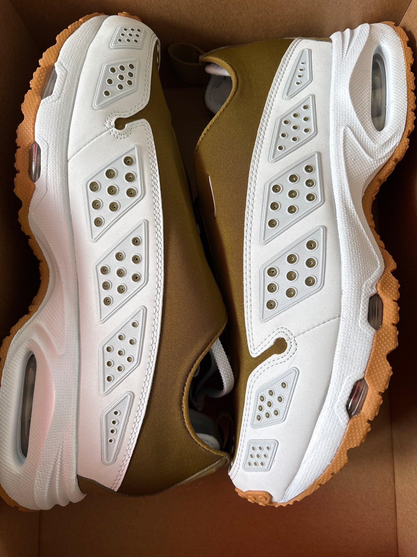 Nike Air Max SNDR in Größe 40