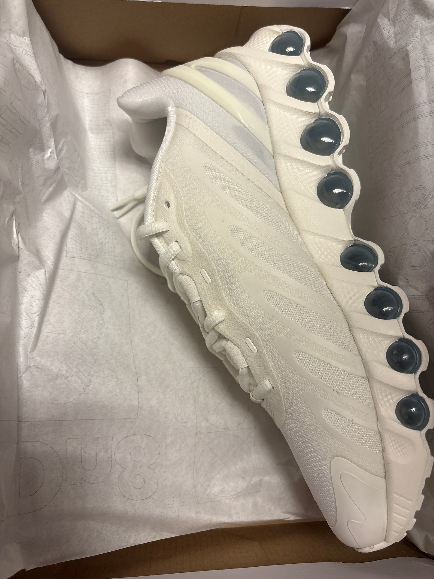 Nike Air Max DN8 in weiss Größe 43