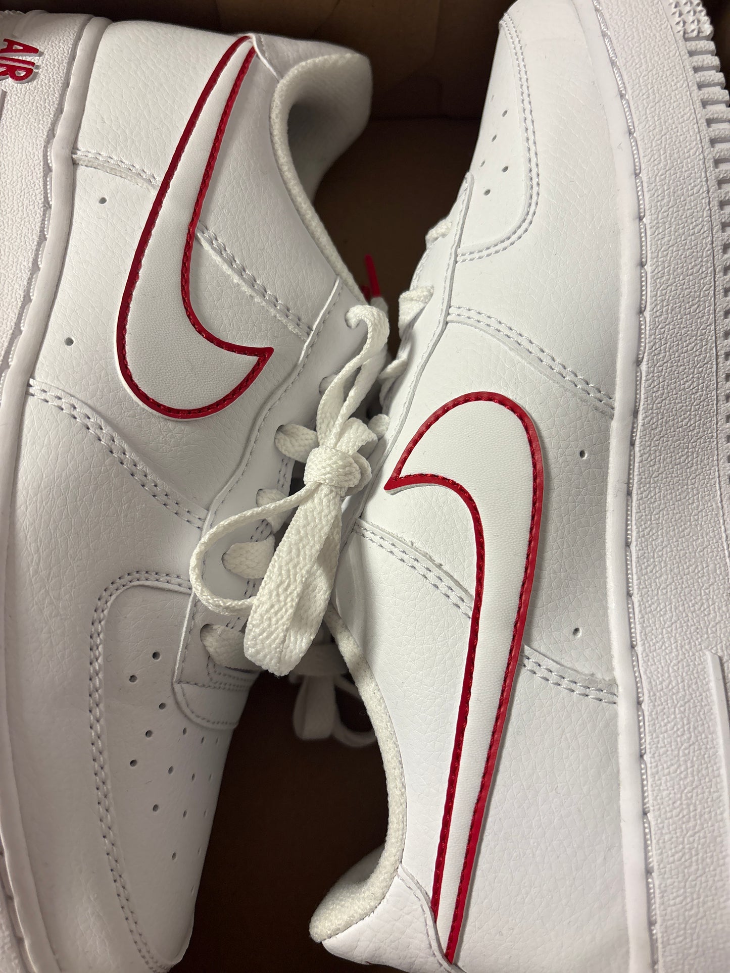 Nike Air Force 1 weiss/rot, Gr. 37,5