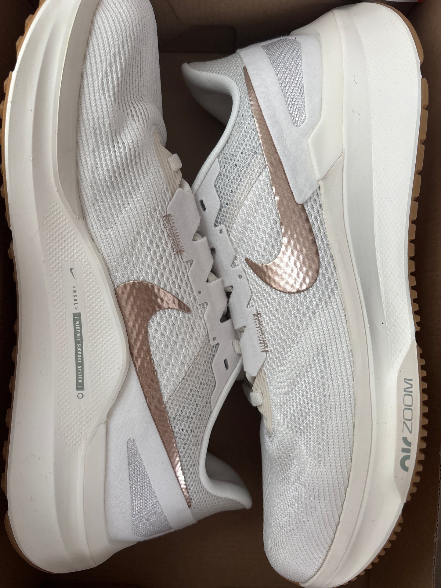 Nike Air Zoom Structure 26, braun/weiss, Größe 42