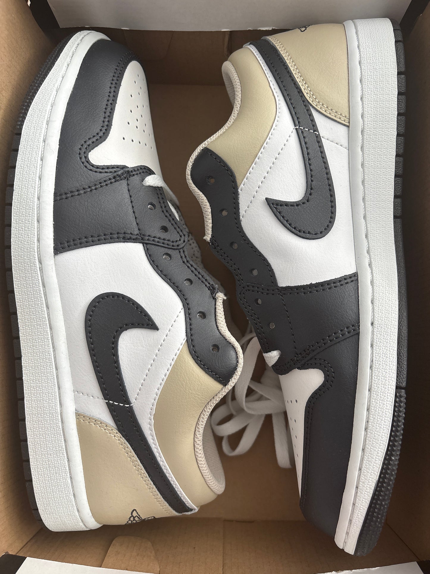 Nike Air Jordan 1 Low weiss/schwarz/beige, Größe wählbar
