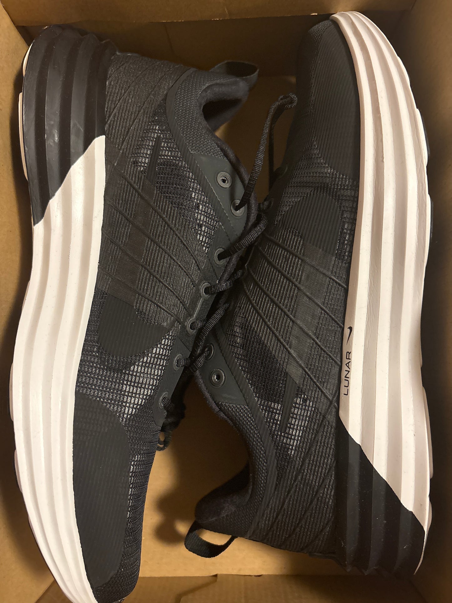 Nike Lunar Roam in weiss/schwarz, Größe 46