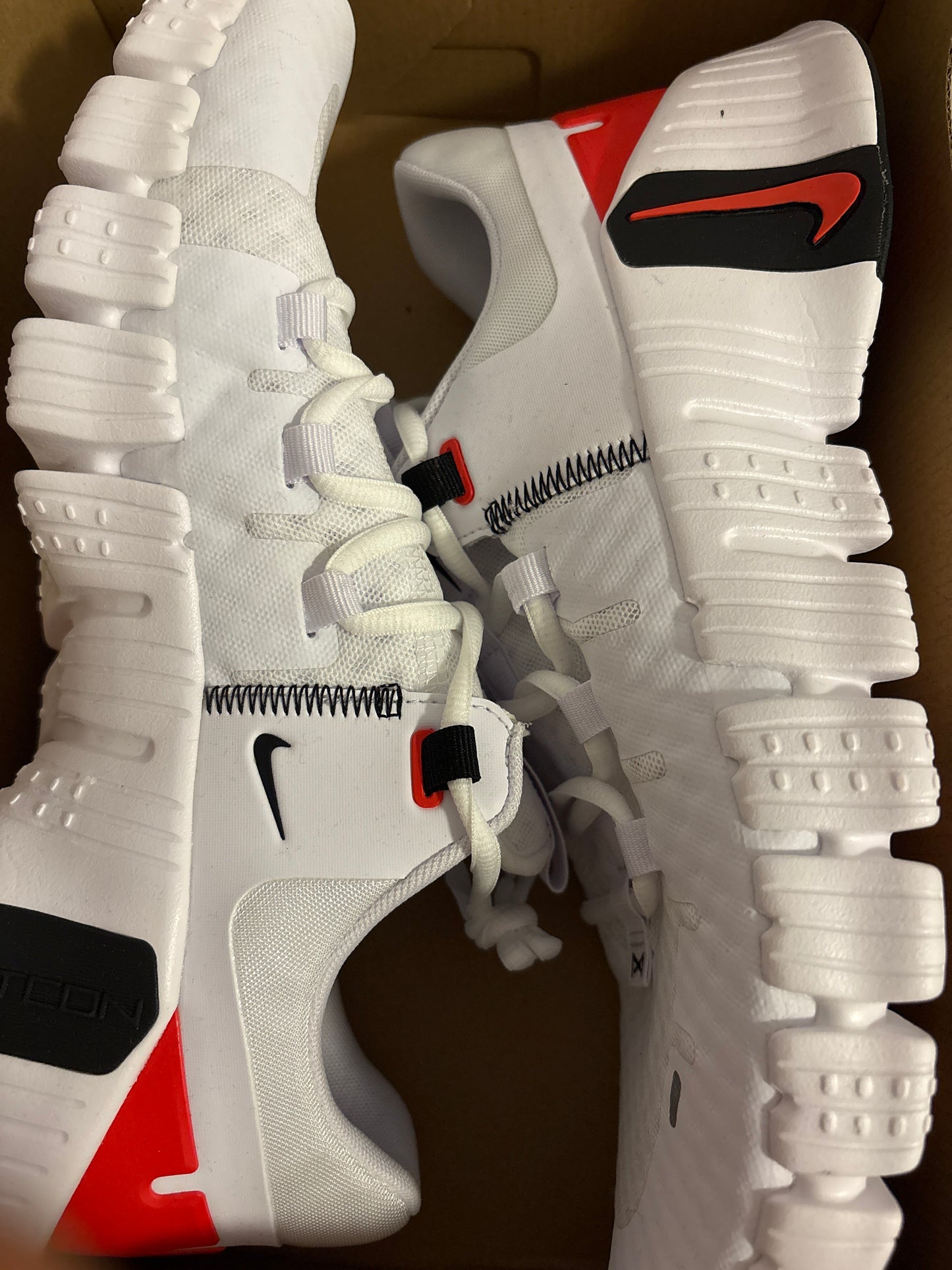 Nike Free Metcon 5, Größe wählbar in weiss/rot/schwarz